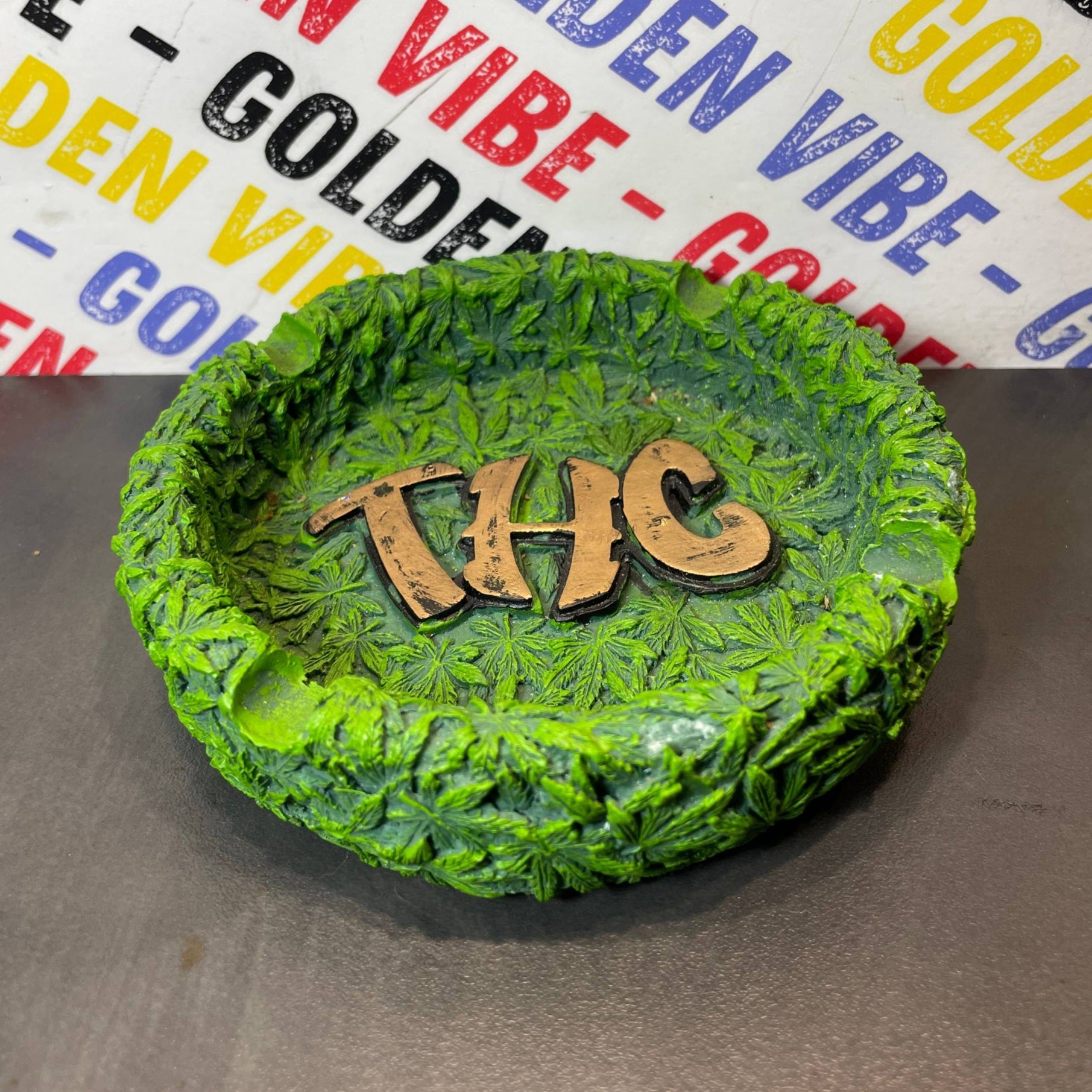 CENDRIER RESINE LEAF THC