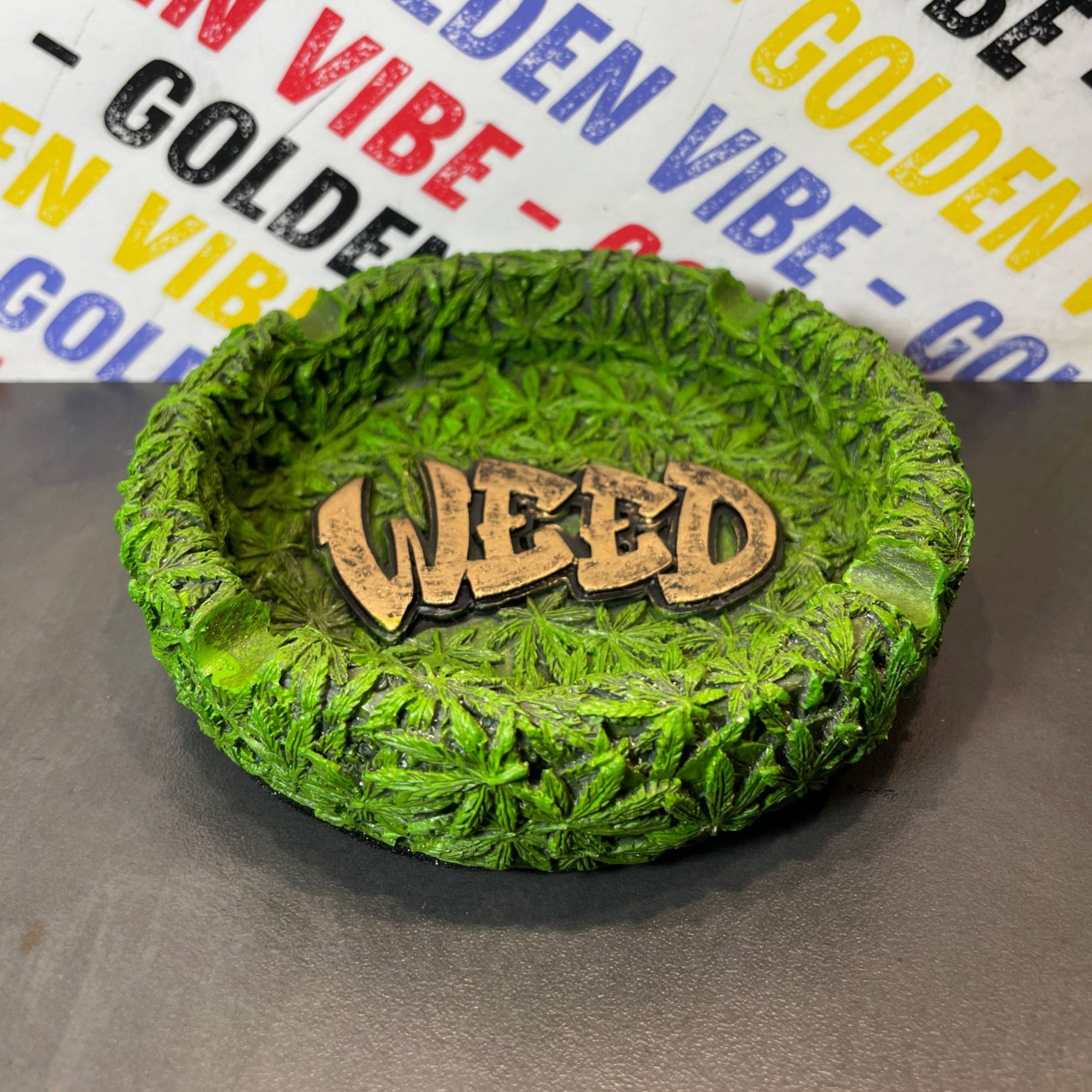 CENDRIER RESINE LEAF WEED