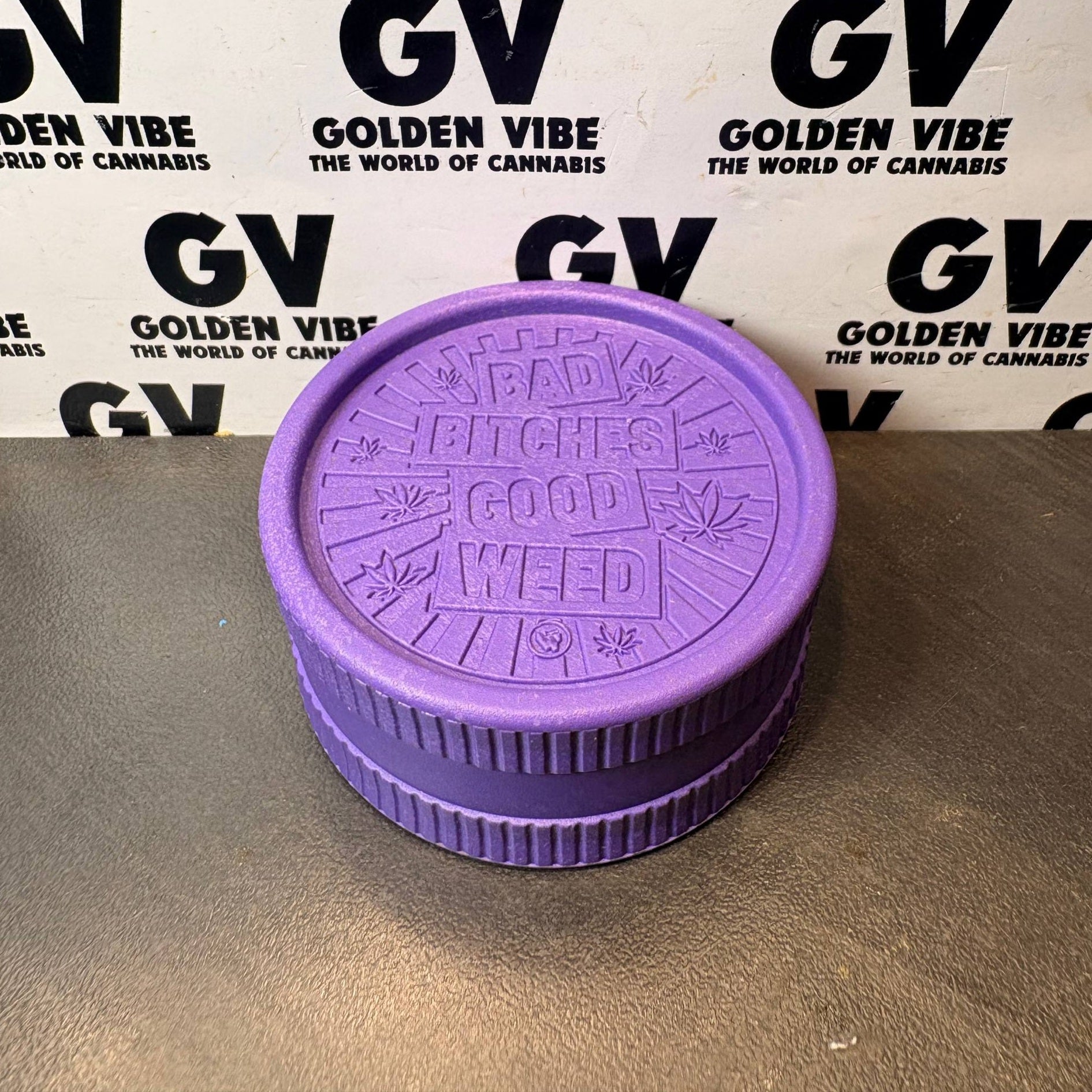 Image of GRINDER FIRE-FLOW HEMP 420 BAD BITCHES 55MM
