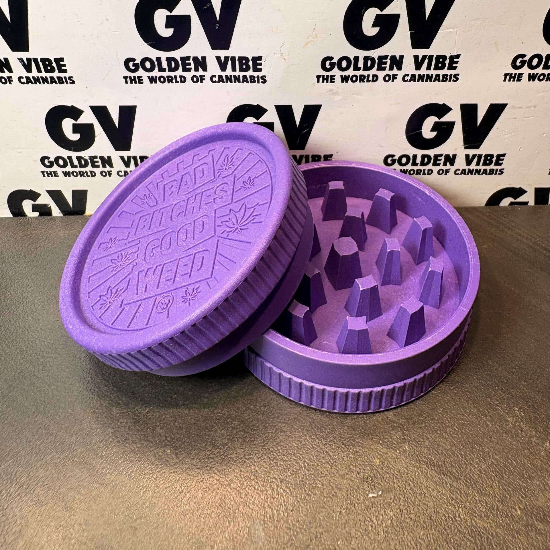 Image of GRINDER FIRE-FLOW HEMP 420 BAD BITCHES 55MM