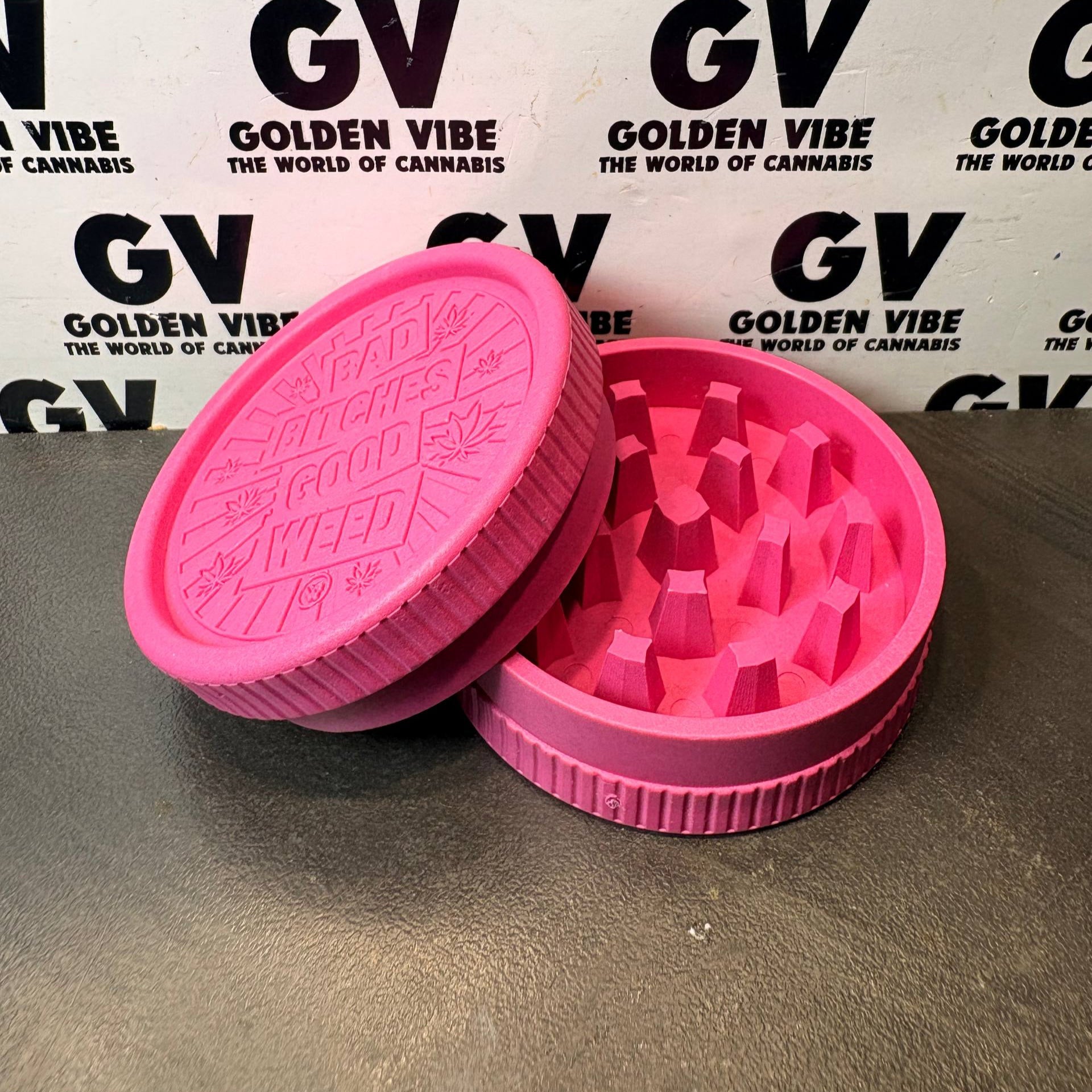 Image of GRINDER FIRE-FLOW HEMP 420 BAD BITCHES 55MM