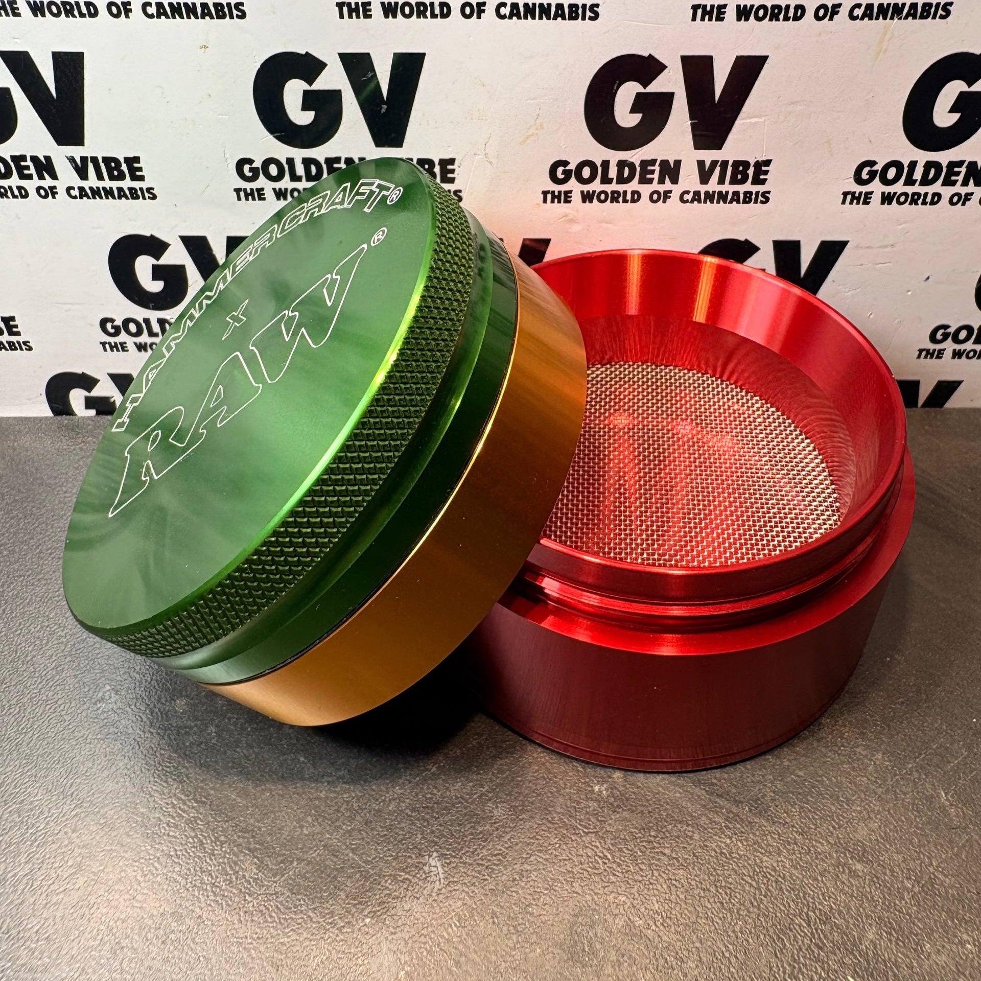 Image of GRINDER RAW X HAMMERCRAFT 4 PARTIES 61MM RASTA