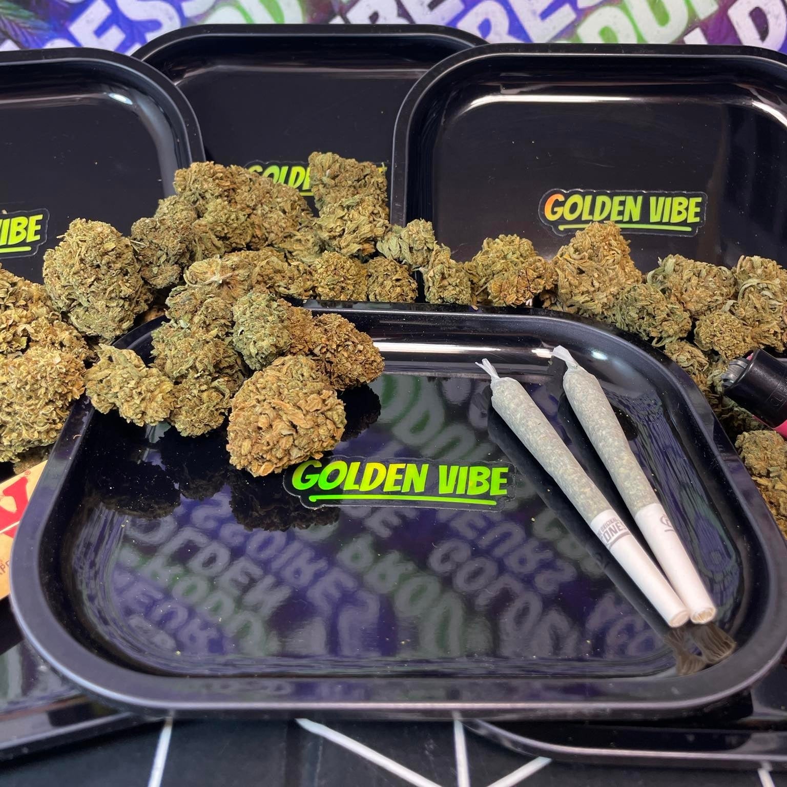 Image of PLATEAU METAL BLACK GOLDEN VIBE