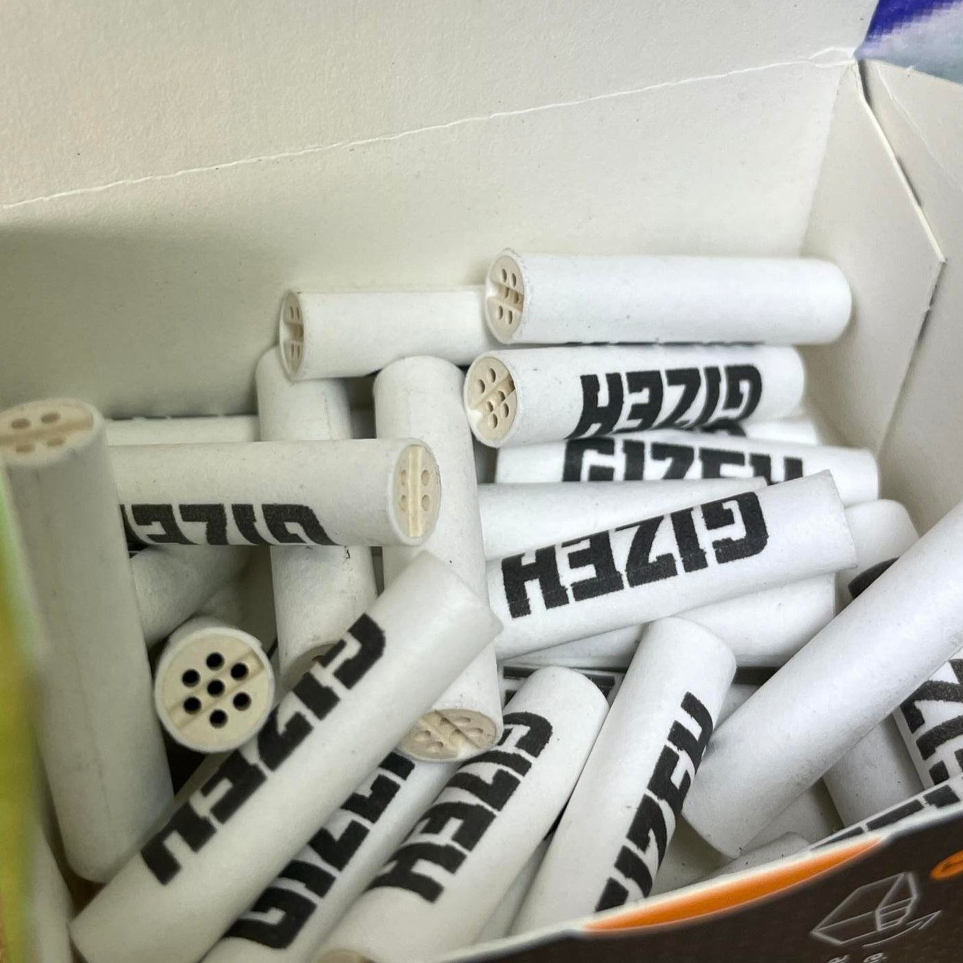 Image of FILTRE GIZEH CHARBON ACTIF 6MM ACTIVE FILTER